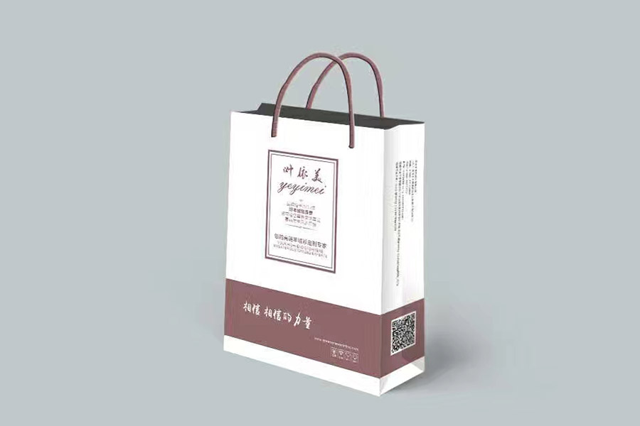 紙（zhǐ）袋（手提袋）